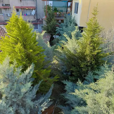 Διαμέρισμα 2 *