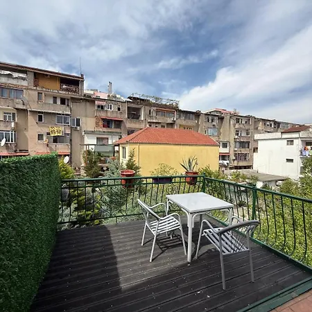 2 Διαμέρισμα *